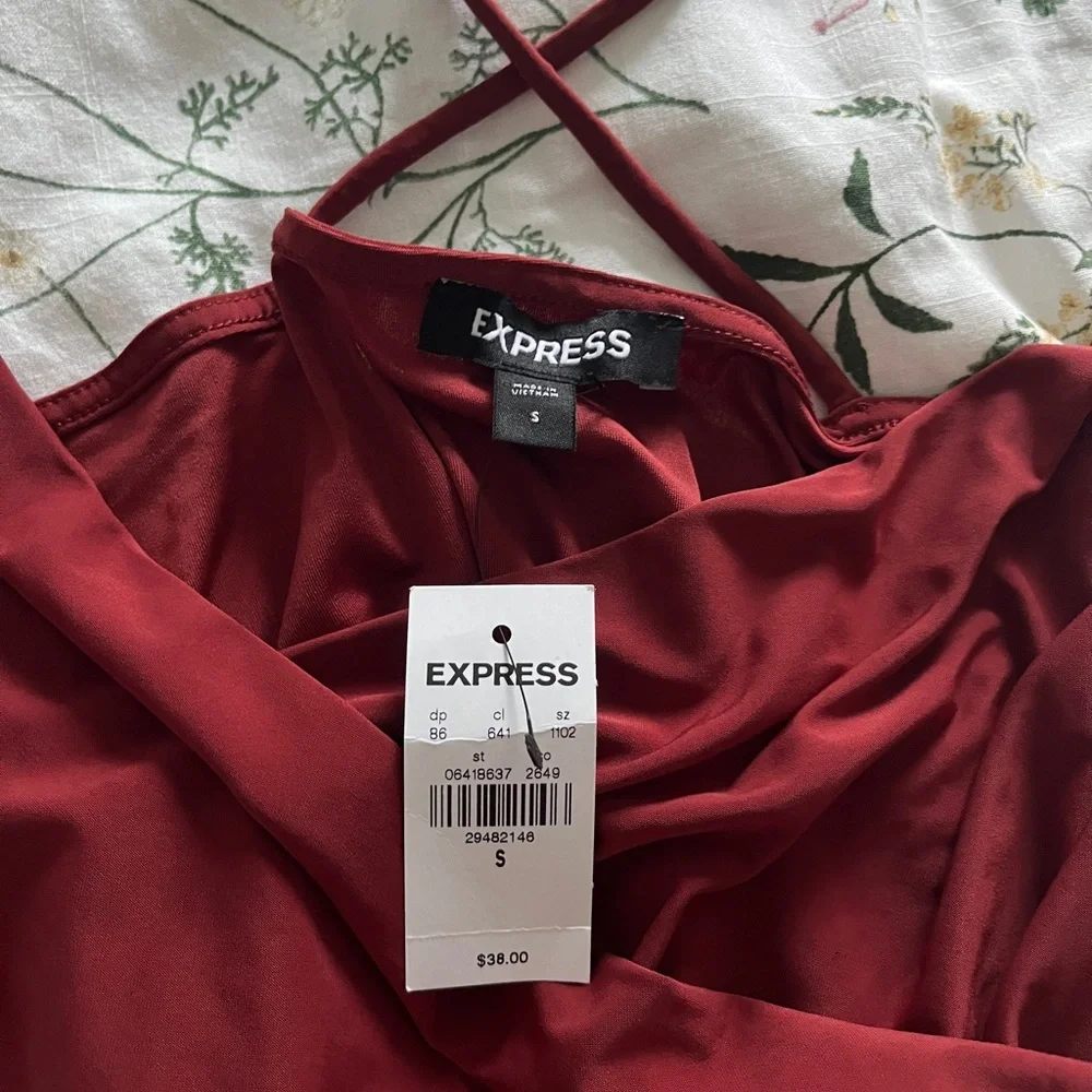 NWT Express Ruched Tank Top - Picture 2 of 3